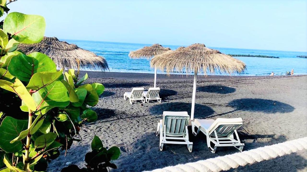Beach And Pool In Playa De Las Americas Lejlighed Eksteriør billede